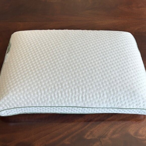 Silk & Snow Eco Soy Pillow - Soft - Picture 1 of 3
